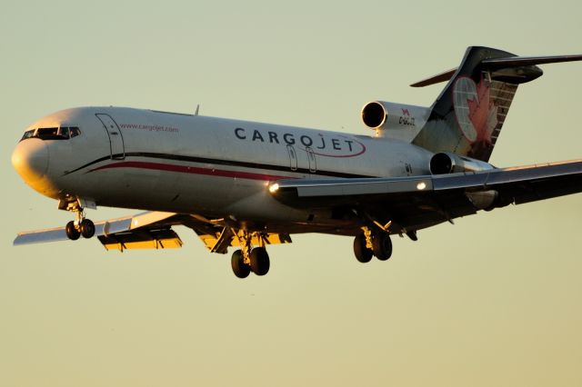 BOEING 727-200 (C-GCJZ) - Arriving from YHM/CYHM.