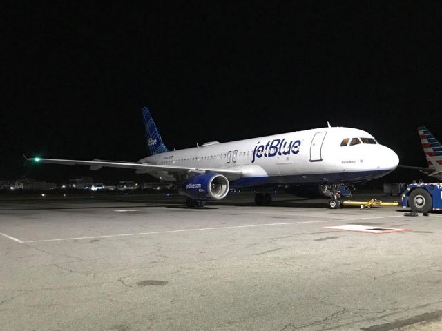 Airbus A320 (N554JB)