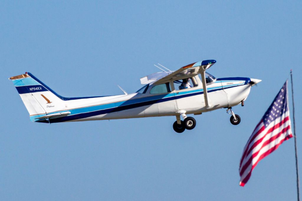 Cessna Skyhawk (N734XX)