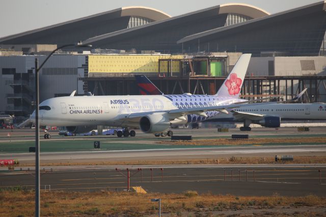 Airbus A350-900 (B-18918)