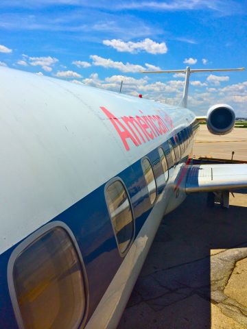 Embraer ERJ-135 (AAL2920)