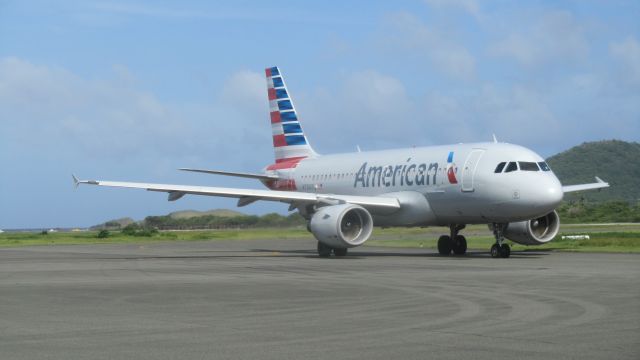 Airbus A319 (N738US)