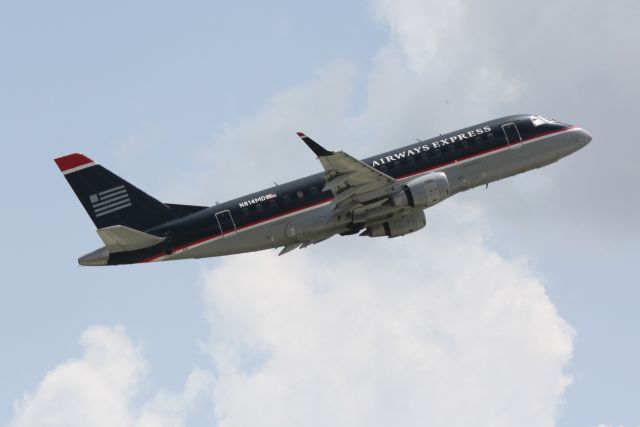 Embraer 170/175 (N814MD)