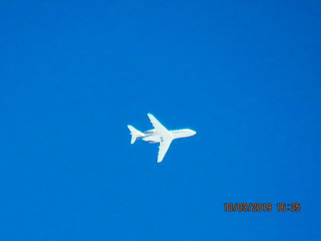 Bombardier Challenger 300 (N300TU)