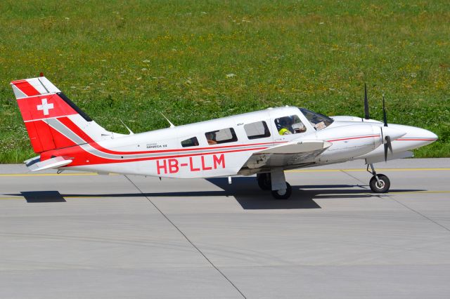 Piper Seneca (HB-LLM)