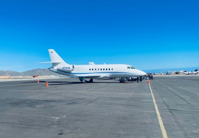 Dassault Falcon 2000 (N750JE)