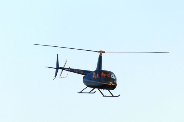 Robinson R-44 (N277CH)
