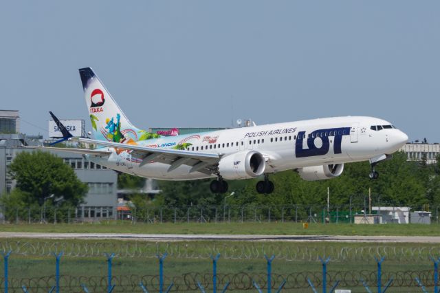 Boeing 737 MAX 8 (SP-LVL)