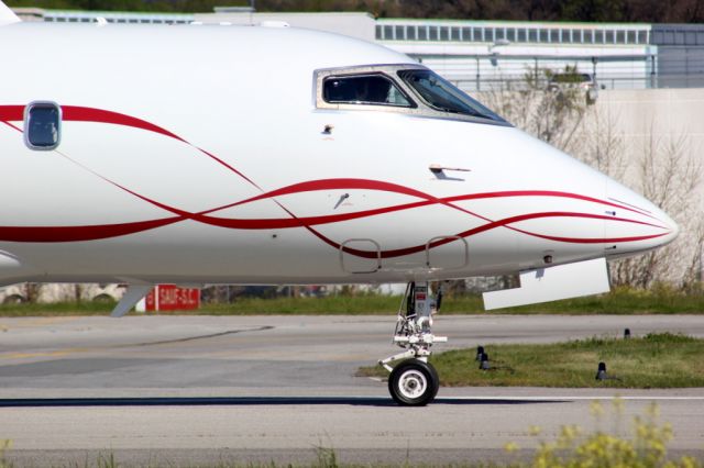 Bombardier Challenger 300 (D-BANN) - LINE UP TO 17