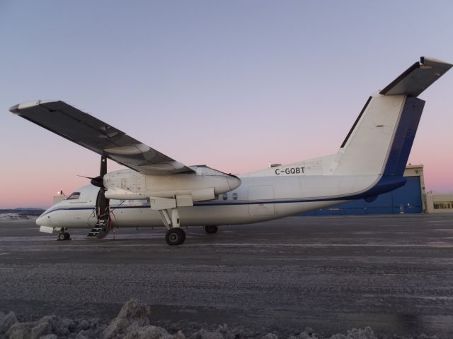 de Havilland Dash 8-200 (C-GQBT)