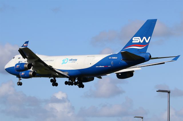 Boeing 747-400 (4K-SW800)