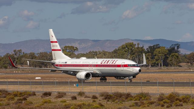 Boeing 737-800 (VH-VXQ)