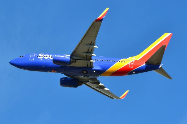 Boeing 737-700 (N708SW) - Departing KCLT- 1/20/19