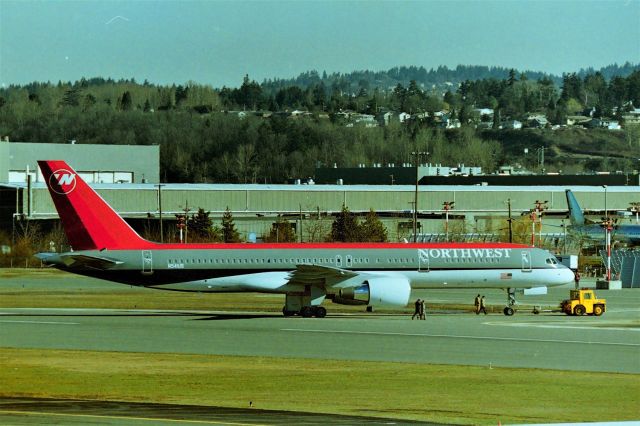 Boeing 757-200 (N541US) - KRNT - Boeing 757-200 *26488/703* just prior to it's 1st Flight Apr 8, 1996 the crew was repositioning this jet over to the 360 pad for a few more tests before the 1st flight. Just out of view on the left was a brand new Iceland Air 757 TF-FIK! Trees were in the way from this vantage point so I didn't get a good picture but that was the 1st Iceland Air 757 that I had ever seen. So cool back then to drive up to Boeing Renton to see all of the new jets, especially since they were painted at Renton back then.