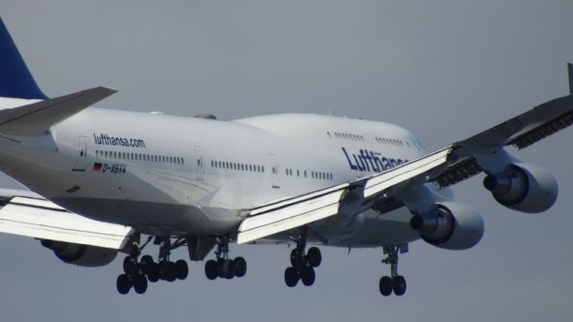 Boeing 747-200 (D-ABYW)