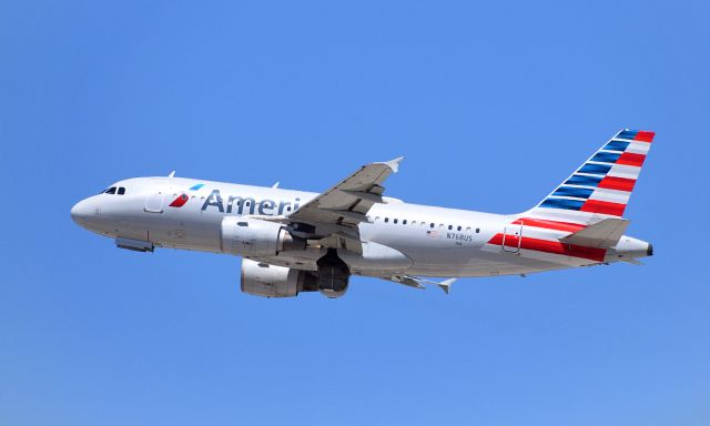 Airbus A319 (N768US)