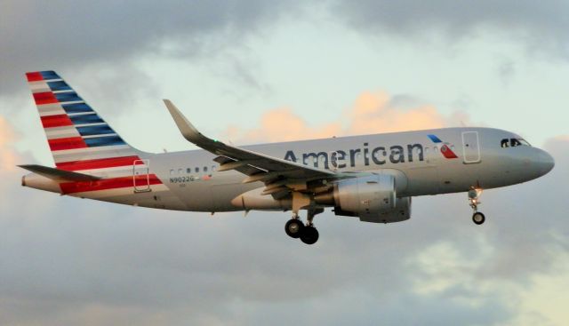 Airbus A319 (N9022G)