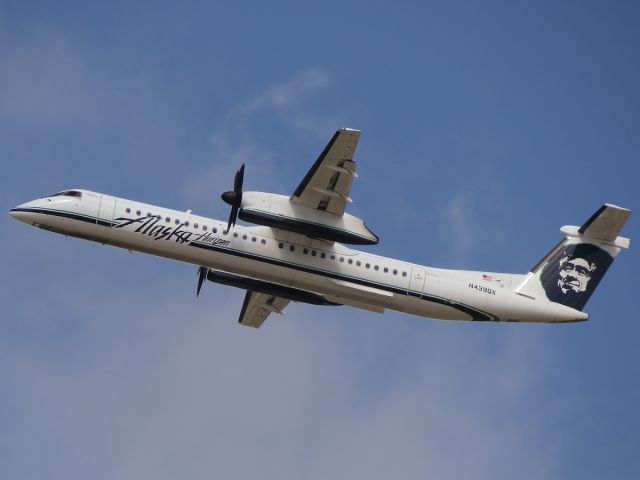 de Havilland Dash 8-400 (N439QX) - June 2016