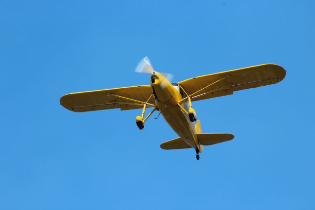 — — - Landing for EAA 2016 Runway 27.