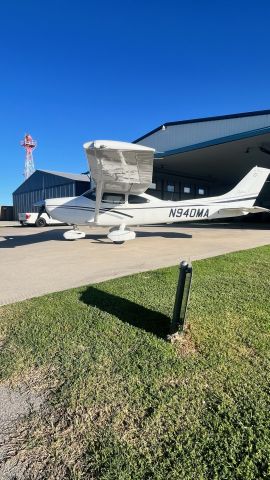 Cessna Skylane (N940MA)