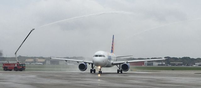 Airbus A320 (N244NV)
