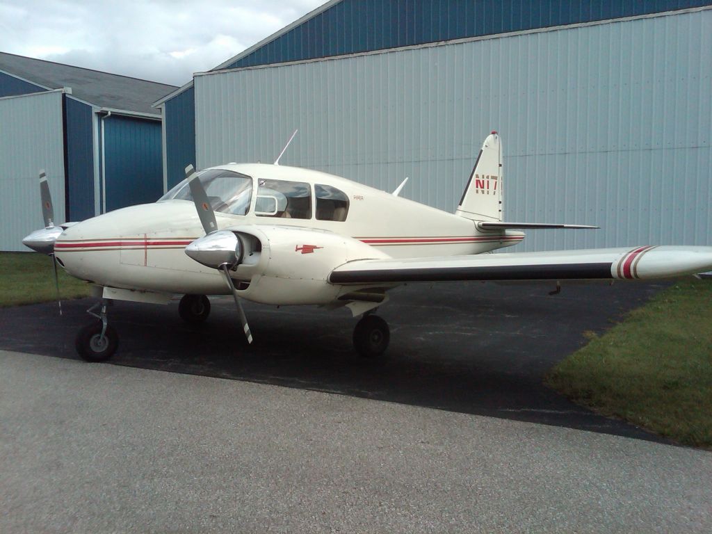 Piper Apache (N17F)