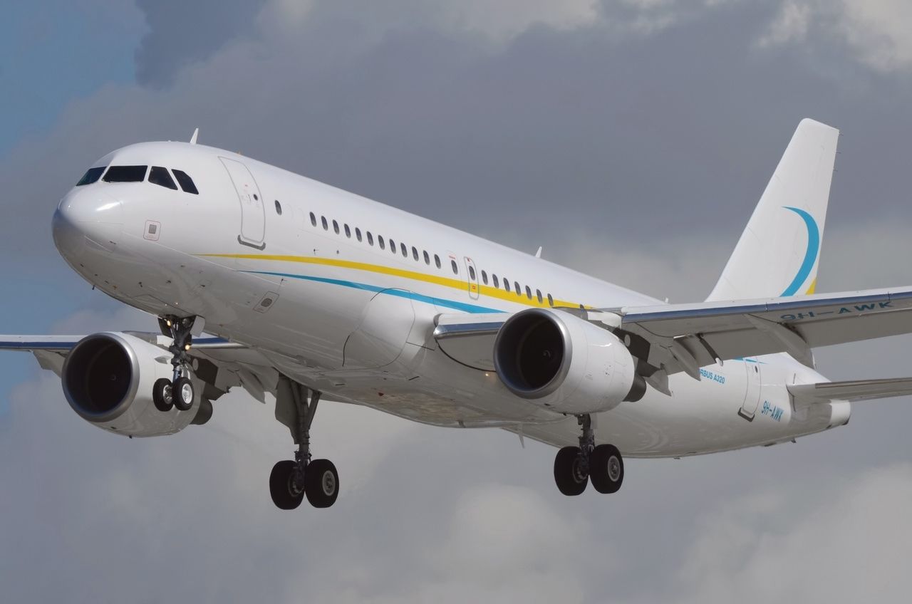 Airbus A320 (9H-AWK)