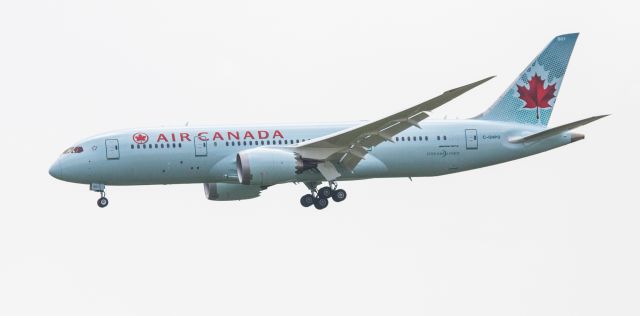 Boeing 787-8 (C-GHPQ) - Out on trials around Toronto.  On Approach here at 06R