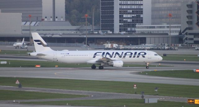 Airbus A321 (OH-LZB)