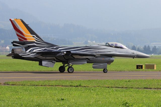 Lockheed F-16 Fighting Falcon (SFR123)