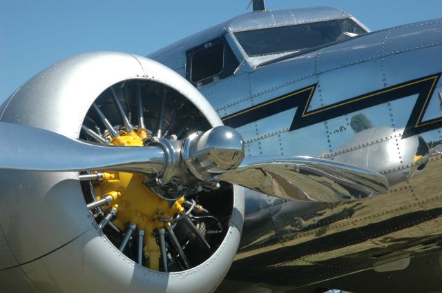 Lockheed L-12 Electra Junior —