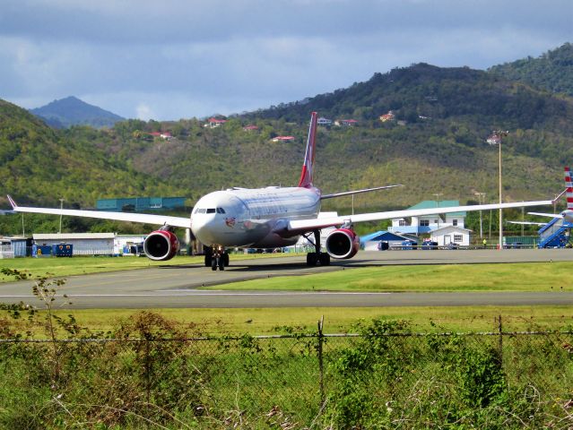 Airbus A330-300 (G-VKSS)