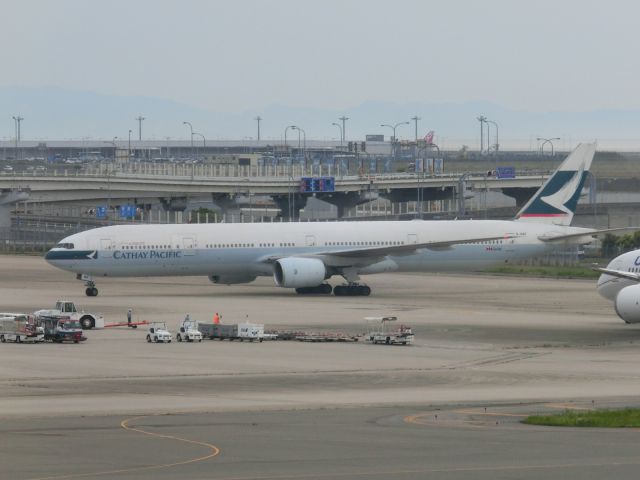 Boeing 777-200 (B-HNF)