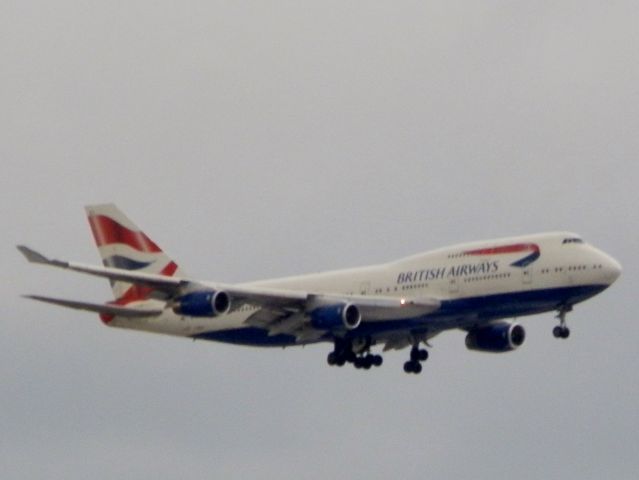 Boeing 747-400 (G-BNLV)