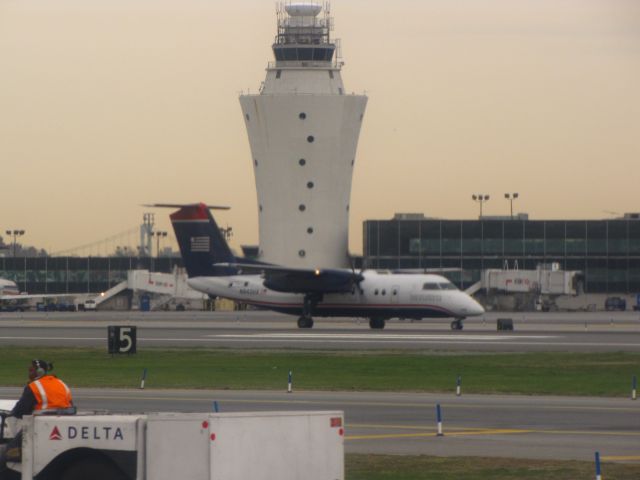 de Havilland Dash 8-100 (N940HA)