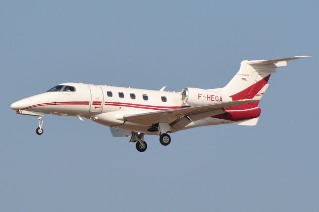 Embraer Phenom 300 (F-HEGA) - Kystvejen RWY22L