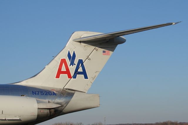 McDonnell Douglas MD-82 (N7520A)