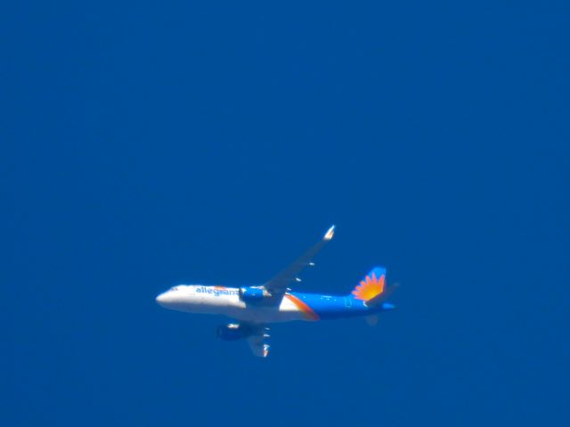 Airbus A320 (N246NV) - AAY1242br /SGF-AZAbr /11/14/21