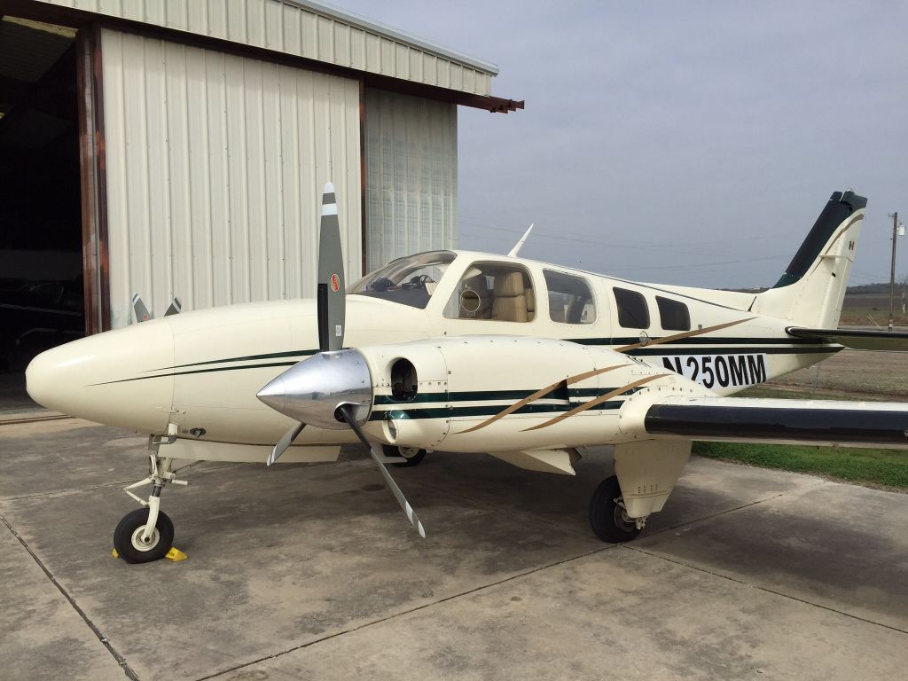 Beechcraft Baron (58) (N250MM)