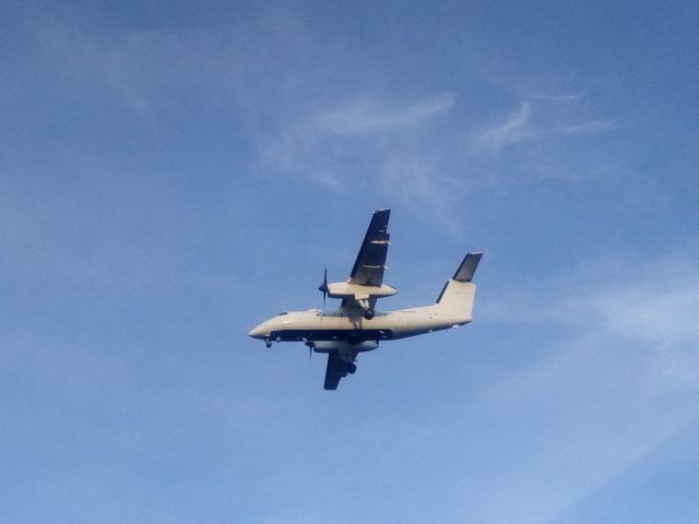 de Havilland Dash 8-200 (N986HA)