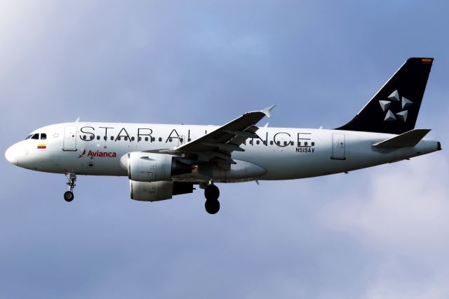 Airbus A319 (N519AV)