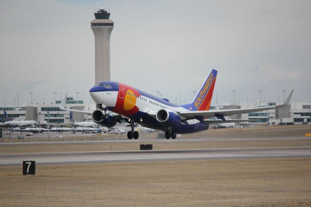 Boeing 737-700 (N230WN)