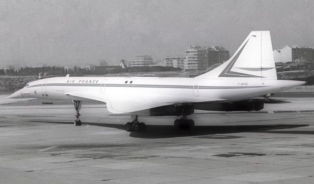 Aerospatiale Concorde (F-BTSC) - 1976- 1st experimental visit of Concorde to Lisbon br /This Aircraft crashed on 25th July 2000 