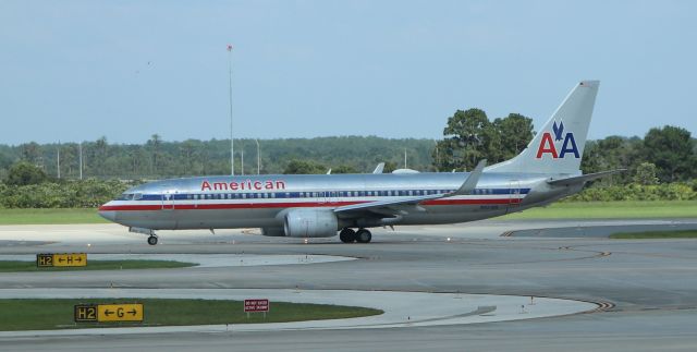 Boeing 737-800 (N921NN) - 6/14/23 classic livery taxiing out to rwy 17R