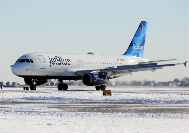 Airbus A320 (N625JB) - 01/30/22 1st Logan arrival after the Blizzard of 22 -23.8 inches of snow