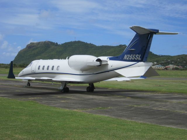 Learjet 60 (N255SL)