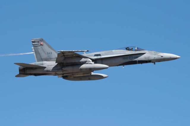 McDonnell Douglas FA-18 Hornet (18-8744)