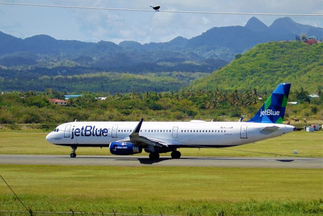 Airbus A321 (N955JB)