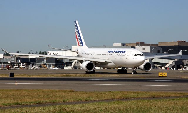 Airbus A330-300 (F-GZCK) - KSEA- Aug 2007 new west coast A330 service at the time,  KSEA-CDG on taxi to the 34s for departure to Paris.