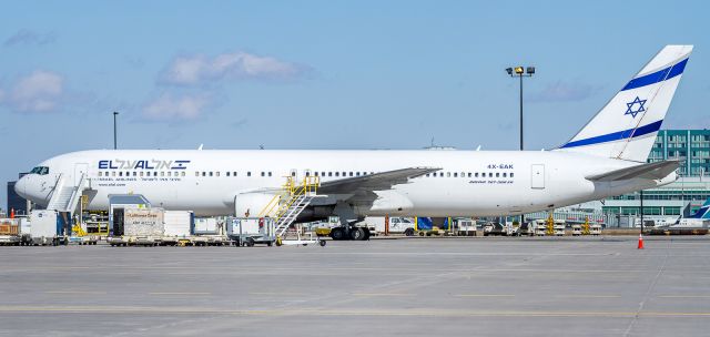 BOEING 767-300 (4X-EAK)